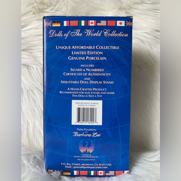 Dolls of The World Collection Petite Porcelains by Barbara Lee (Belgium) - Picture 3 of 4